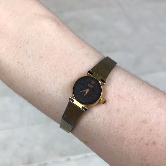 Citizen vintage yellow gold watch quartz Japan MCM